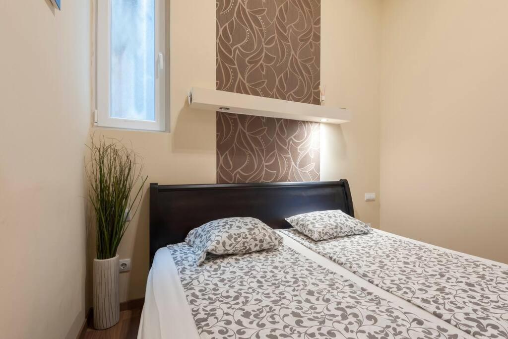 Szent Istvan Ter 4 Next To Basilica A 1 Bedroom Budapest Exterior photo